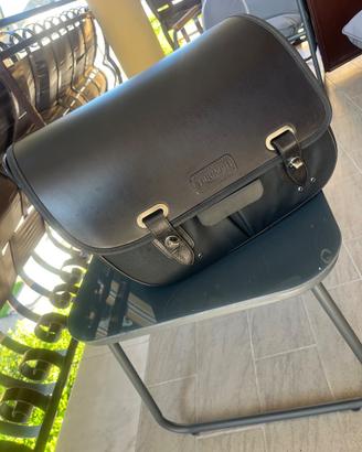Borsa Triumph