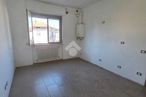 3 LOCALI A ROMANO DI LOMBARDIA
