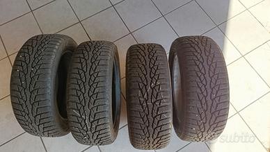 Treno di 4 gomme invernali Nokian 185/55/R15