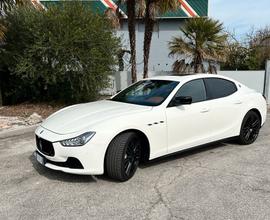 Auto Maserati ghibli