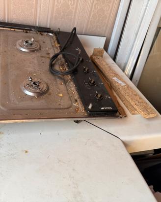 piano cottura con 4 fuochi smeg