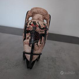 piccola anfora in stile greco