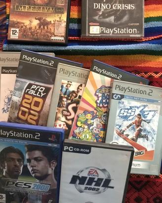 Lotto di 4 Giochi PlayStation e 2 custodie