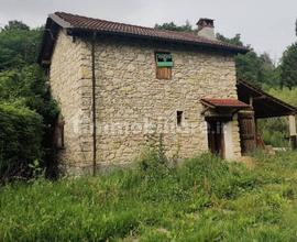 Casa indipendente in pietra