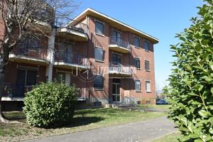 QUADRILOCALE RISTRUTTURATO CON BOX AUTO!!