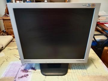 monitor LCD 15 pollici Samsung 