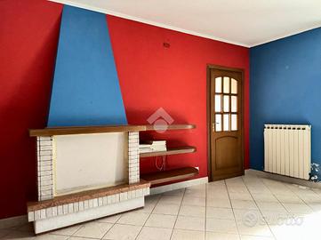 4 LOCALI A CAPRAROLA