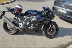 CBR 1000 rr-r 