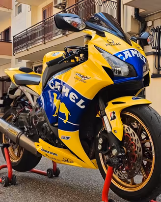 Honda cbr 1000 RR fireblade livrea camel