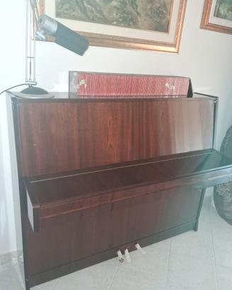 Pianoforte verticale Petrof 115 colore noce lucido