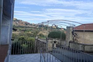 Casa Storica con terreno Toirano