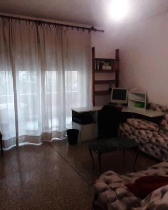 Singola grande con balcone libera subito