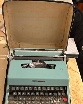 Macchina da scrivere Olivetti Lettera 32