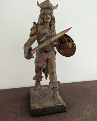 Statua di Vichingo di B. Olegna