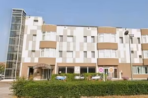 Immobile in asta di 1000 m² con 1 locale a Rosolin