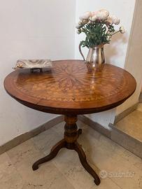 Tavolo rotondo antico