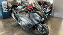 yamaha-t-max-560-gommato-nuovo-pirelli-bauletto-or