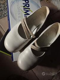 ballerine numero 32 in pelle colore avorio