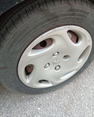 4 Pneumatici + Cerchi 175/65 R14