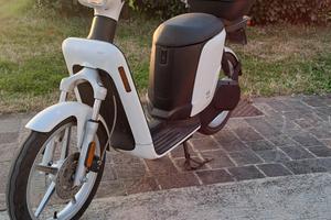 Askoll eS1 elettrico – 2 Batterie – 10.000 km 