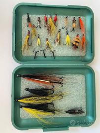 n.21 Mosche con amo triplo.