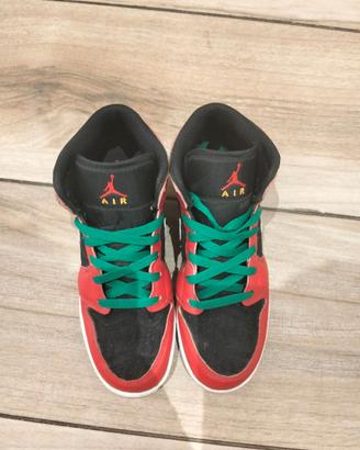 Nike Air Jordan 1 Mid SE "Christmas"