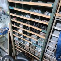 bulloni e scaffali  portaminuterie in ferro