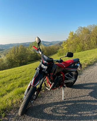SWM 125R supermotard 2023 125 cc 4T abs