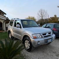 Mitsubishi Pajero 2.5 TDI 3p. Instyle