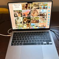 MacBook Air (M2, 2022)