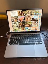 MacBook Air (M2, 2022)