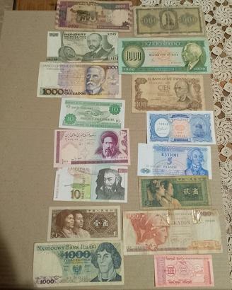 Lotto 16 banconote straniere. 