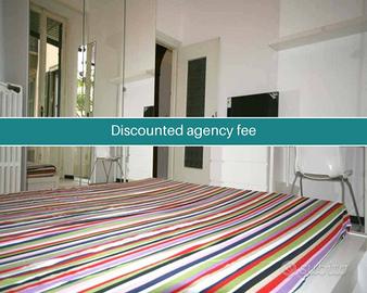 Stanza in appartamento di 102 m² a Milano