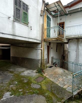 Casa con garge e terreno