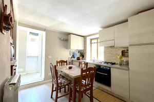 CASA SEMINDIPENDENTE A MASSA