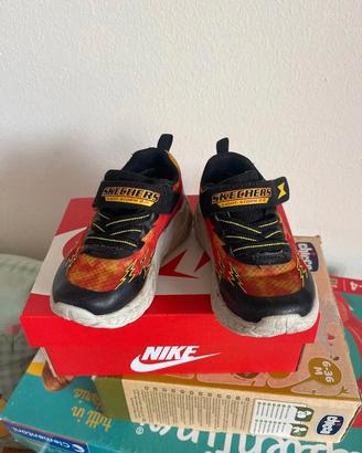 Sneakers bambino skechers 23 nere rosse fiamme
