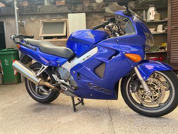 Moto Honda VFR 800 del 2001