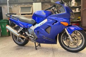Moto Honda VFR 800 del 2001