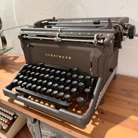 Macchine da scrivere Onderwood e Olivetti