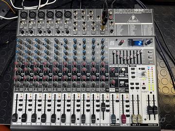 Mixer Behringer Xenyx 1832FX