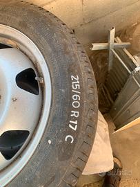 Pneumatici  estivi 215/60/17c e cerchi in ferro