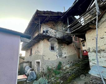 CASA SEMINDIPENDENTE A MONASTERO DI LANZO