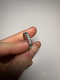 Anello oro 18k 5 diamanti 0.25c