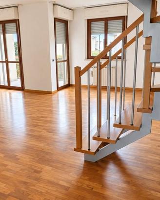 Appartamento di 111 m² con 4 locali e box auto a P