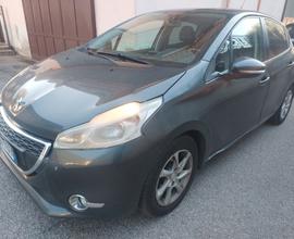 Peugeot 208 1.4 HDi 68 CV 5 porte Allure