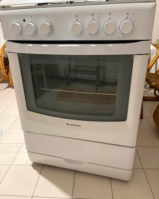 Cucina a gas Ariston libera installazione