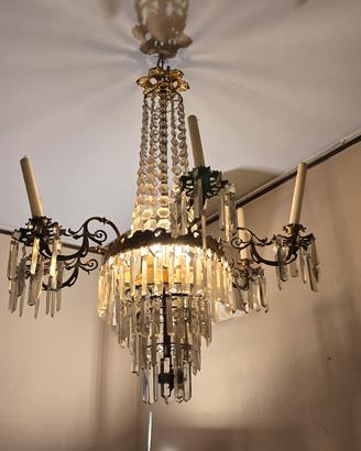 Lampadario vintage in cristallo con bracci – stile