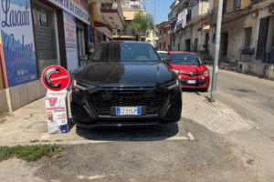 Audi Q8 RS TFSI V8 quattro tiptronic