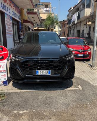 Audi Q8 RS TFSI V8 quattro tiptronic