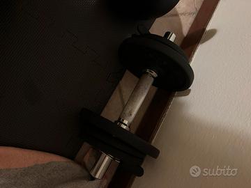 Manubrio da palestra e kettlebell